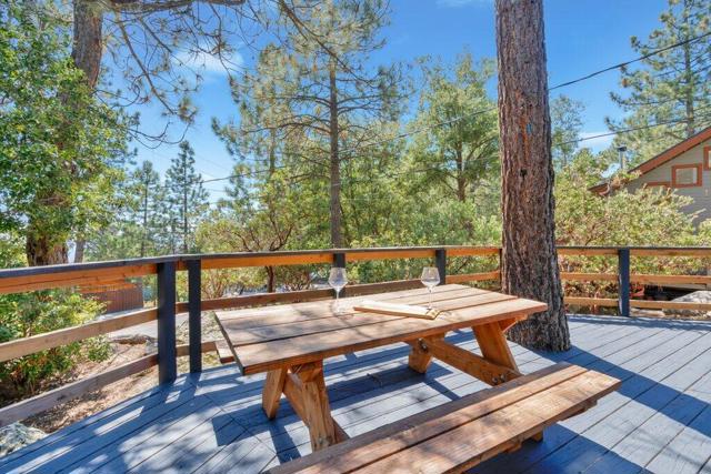 26785 Crestview Drive, Idyllwild CA: https://media.crmls.org/mediaz/60266fa7-f9c9-4dc9-a3a0-c9662ad40a0b.jpg