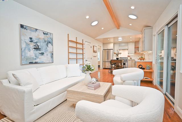 7776 Dublin Green Ct, Dublin CA: https://media.crmls.org/mediaz/60277b13-7fa8-45d1-a744-b8035aaaf65f.jpg