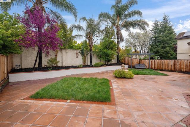 5089 Winterbrook Ave, Dublin CA: https://media.crmls.org/mediaz/60291e6c-cdb0-4559-8b41-db76bd5ececc.jpg
