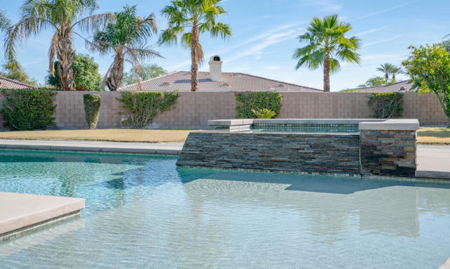 79925 Corte Calero, La Quinta CA: https://media.crmls.org/mediaz/60299a7f-82f9-422f-9b0f-d89c2e59641b.jpg