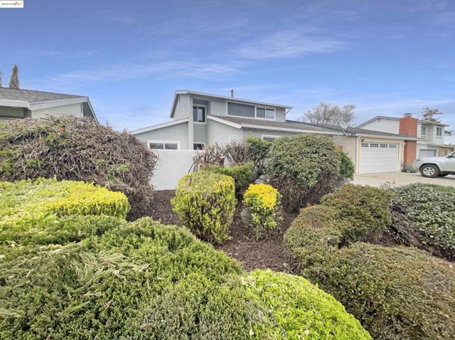883 Calle De Verde, San Jose CA: https://media.crmls.org/mediaz/602a04a4-b02d-4351-bc41-1f90e62957f0.jpg