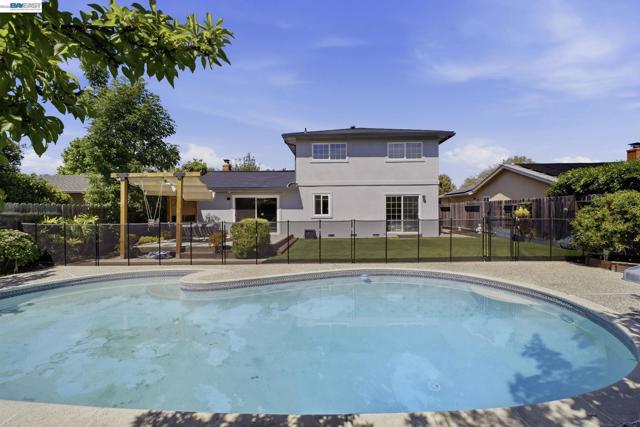 Image 32 of 39 For 7574 Birkdale Dr