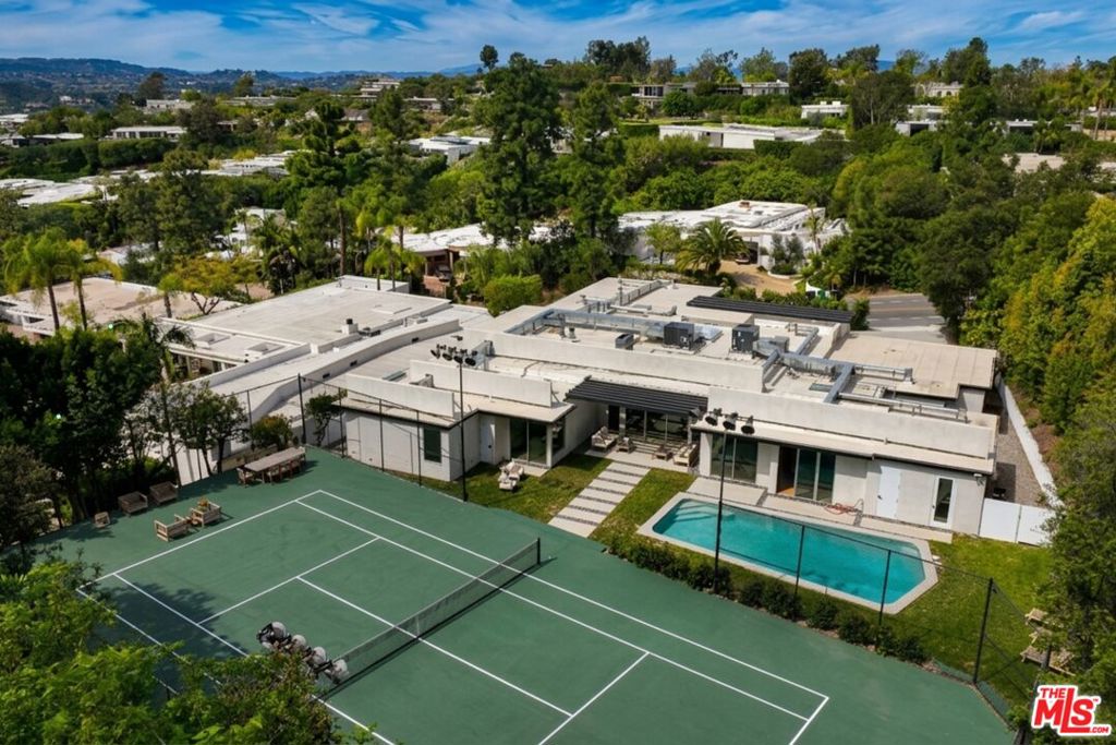 1836 Loma Vista Drive