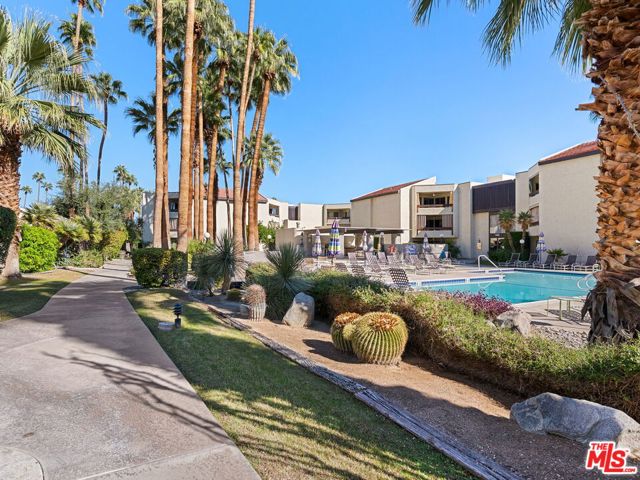1472 S Camino Real, Palm Springs CA: https://media.crmls.org/mediaz/602c156e-d1a7-4d21-be64-1a19aaaabd59.jpg