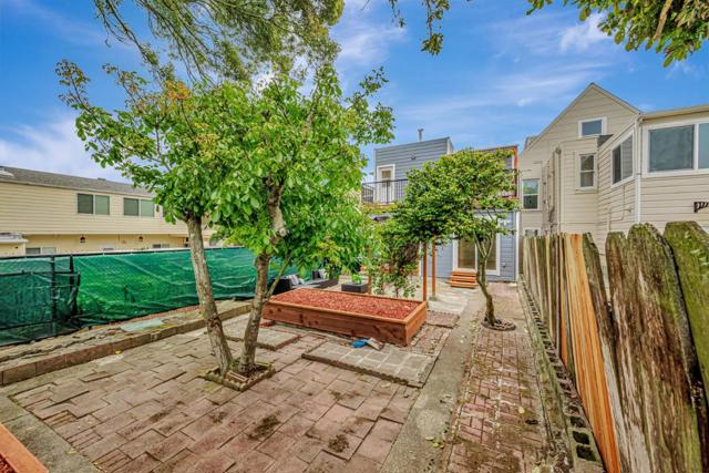 163 Lee Avenue, San Francisco CA: https://media.crmls.org/mediaz/602c7c53-0a74-428b-b2c7-5e86a6374014.jpg