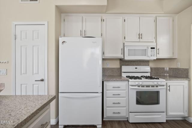 Detail Gallery Image 14 of 40 For 1120 1st St, Fillmore,  CA 93015 - 4 Beds | 3 Baths