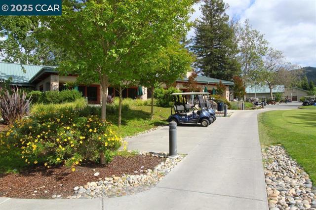 2854 Saklan Indian Dr, Walnut Creek CA: https://media.crmls.org/mediaz/602ca83f-d28f-413f-8bcf-68c3d69620d5.jpg