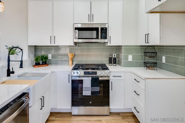 12665 Creekview Dr, San Diego CA: https://media.crmls.org/mediaz/602cde7c-f2a0-41ce-971f-4c1d0ccec4e5.jpg