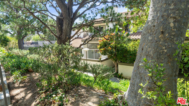 1666 Palisades Drive, Pacific Palisades, CA 90272