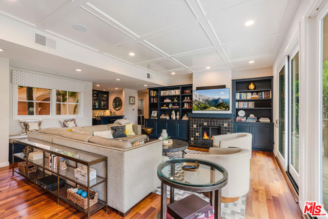 Drew Fenton | 17589 Camino De Yatasto Pacific Palisades CA | MLS: 7491163