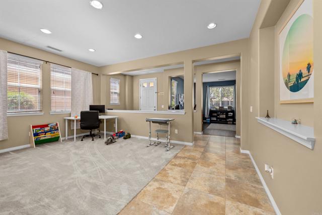 32113 Sycamore Ct, Temecula CA: https://media.crmls.org/mediaz/602e03de-db94-4bc2-8e44-f5cb2d24ea2a.jpg