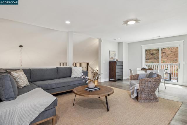 1019 Silverhill Drive, Lafayette CA: https://media.crmls.org/mediaz/602e1191-4ce8-4901-900f-6187d270db2f.jpg