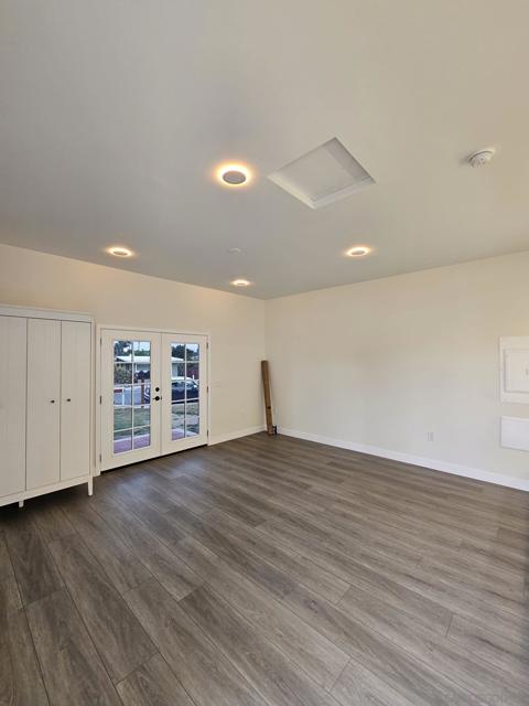 Image 4 of 14 For 2702 Grove St  04