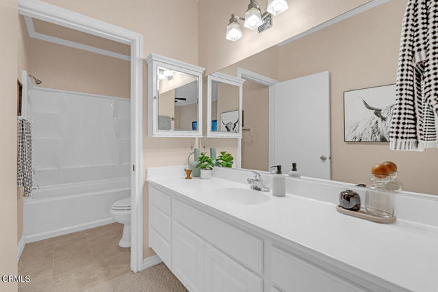 300 N El Molino Avenue, Pasadena CA: https://media.crmls.org/mediaz/602f87a8-374b-4ef7-960c-95392ada09a5.jpg