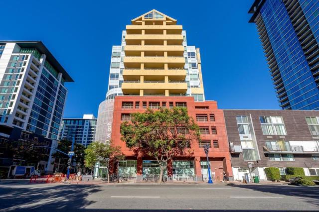 350 W Ash St, San Diego CA: https://media.crmls.org/mediaz/602fc5dc-c1c6-4455-bbd5-ab58395f7579.jpg