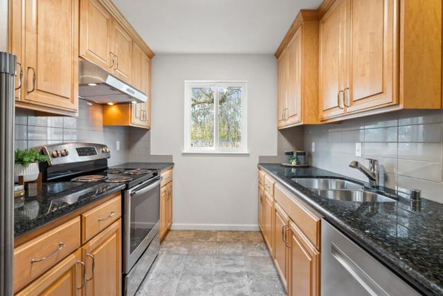 539 Lytton Avenue, Palo Alto CA: https://media.crmls.org/mediaz/602fd065-907d-4724-af74-b7faef23788f.jpg