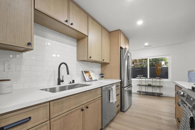 Detail Gallery Image 9 of 47 For 1607 Bubbling Well Dr, San Diego,  CA 92154 - 5 Beds | 3 Baths