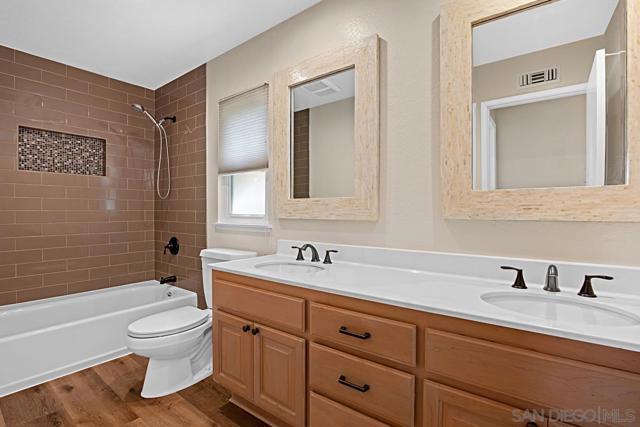 Image 24 of 29 For 18172 Sencillo Dr