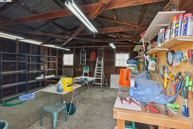 11768 Main St, Sunol CA: https://media.crmls.org/mediaz/603106af-d646-4c95-b0ea-c2f79d28fe81.jpg