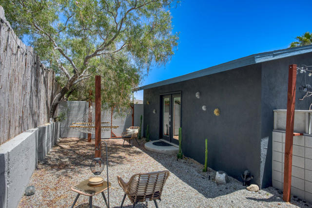 61589 El Reposo Street, Joshua Tree CA: https://media.crmls.org/mediaz/60310d82-e36e-4edd-b598-58a49bc9a2e7.jpg