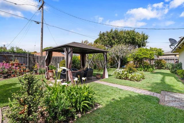 1052 San Simeon Drive, Salinas CA: https://media.crmls.org/mediaz/603110a2-4d3d-47e3-9747-5cba5d31b144.jpg