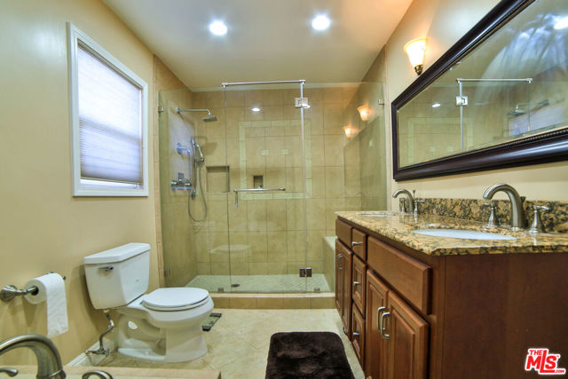 29303 Stadia Hill Lane, Rancho Palos Verdes CA: https://media.crmls.org/mediaz/60313a39-9c95-42f7-897f-b9f03f1c0d7f.jpg