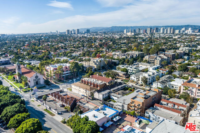 10396 Almayo Avenue, Los Angeles CA: https://media.crmls.org/mediaz/603235e6-e7d4-4e1e-91ac-fb325a5a8fc3.jpg