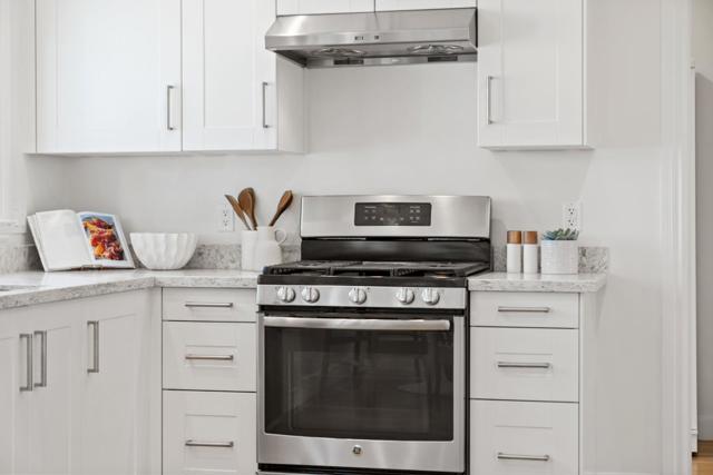 519 Francisco Drive, Burlingame CA: https://media.crmls.org/mediaz/6032689f-5f97-406a-a499-8a81416c2739.jpg