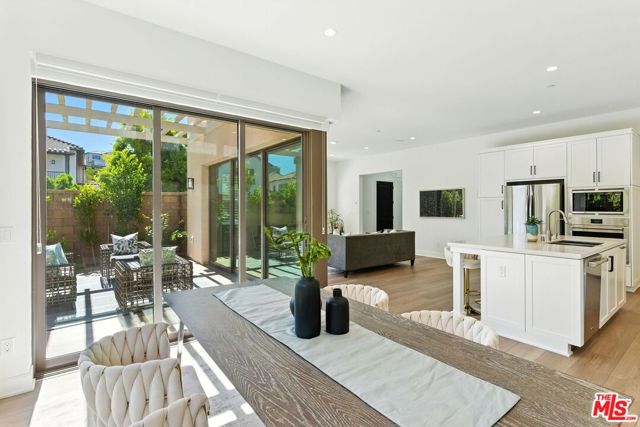 182 Plum Lily, Irvine CA: https://media.crmls.org/mediaz/6033c060-cce6-4101-967b-d5feff7ea9aa.jpg