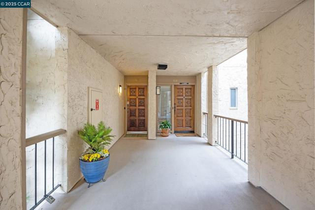 1129 AVENIDA SEVILLA, Walnut Creek CA: https://media.crmls.org/mediaz/60340302-96a8-4bec-953b-0be74ab1d547.jpg