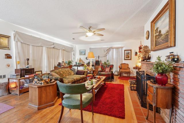 437 Court Ave photo 2