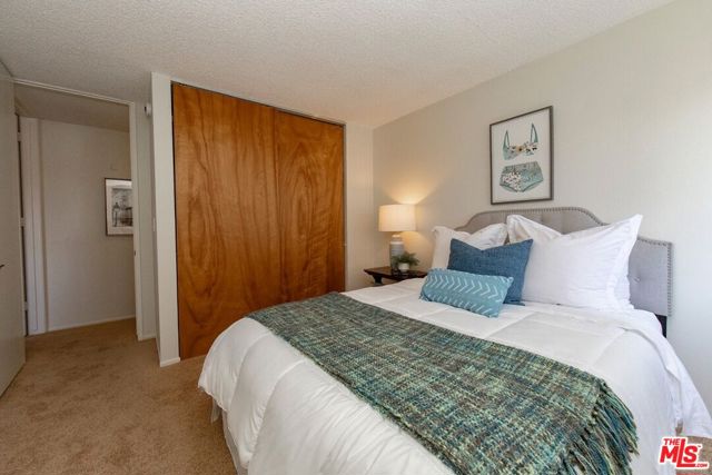 6000 CANTERBURY Drive, Culver City CA: https://media.crmls.org/mediaz/6034669b-c4cf-4686-8b21-eb0eb56a0eda.jpg