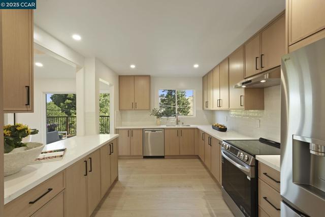 3233 Lucas Circle, Lafayette CA: https://media.crmls.org/mediaz/6034ef0e-4034-4f60-8a84-cf8ee5d90ce5.jpg