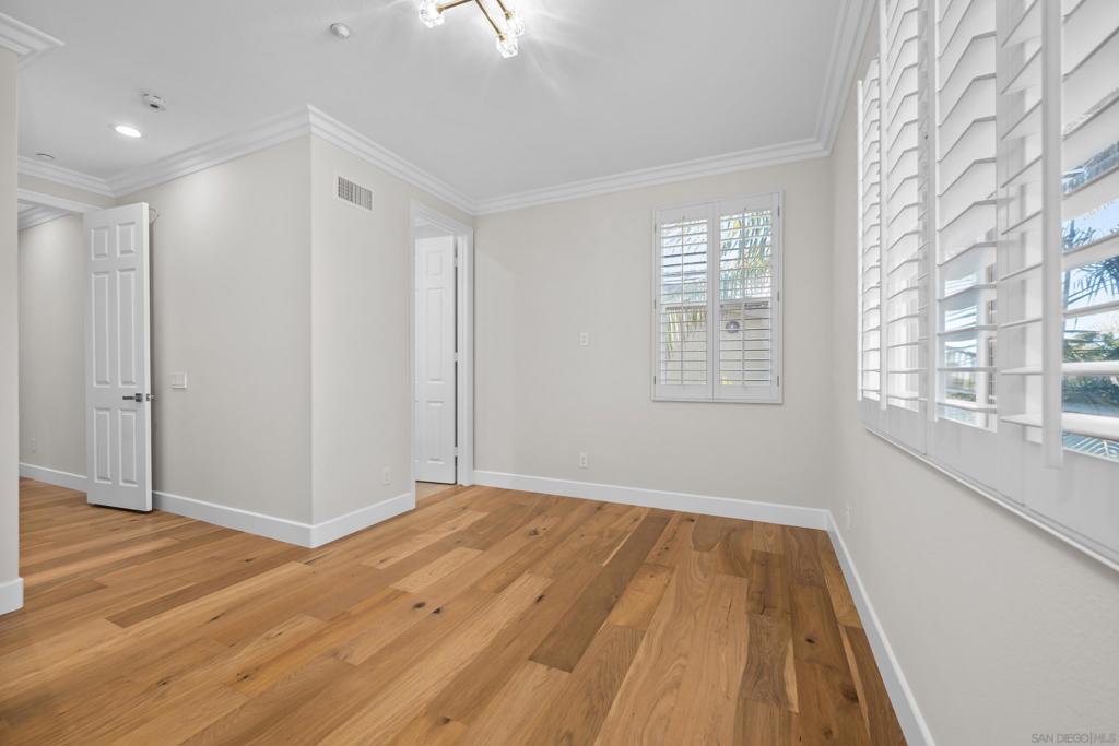 MLS #250040353SD image #36