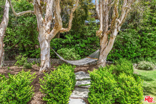 2124 Eric Drive, Los Angeles CA: https://media.crmls.org/mediaz/603636a7-94c5-434c-910e-ac5dc895bb1b.jpg