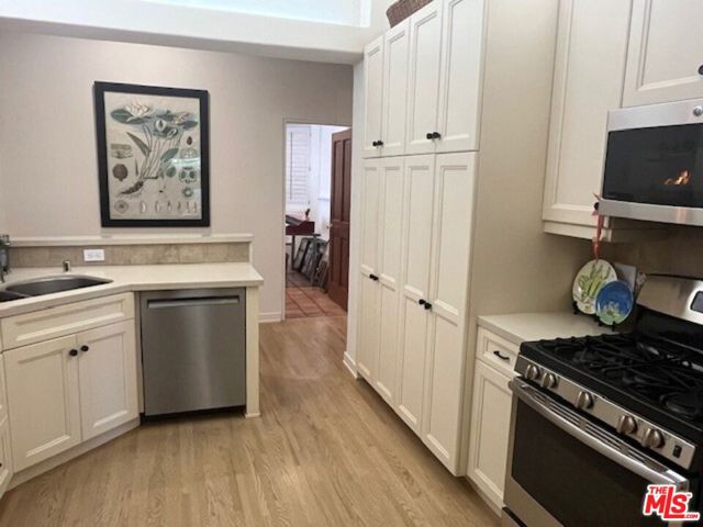 15500 W Sunset Boulevard, Pacific Palisades CA: https://media.crmls.org/mediaz/60366f79-d33b-4eda-82dc-438c1ff69b27.jpg