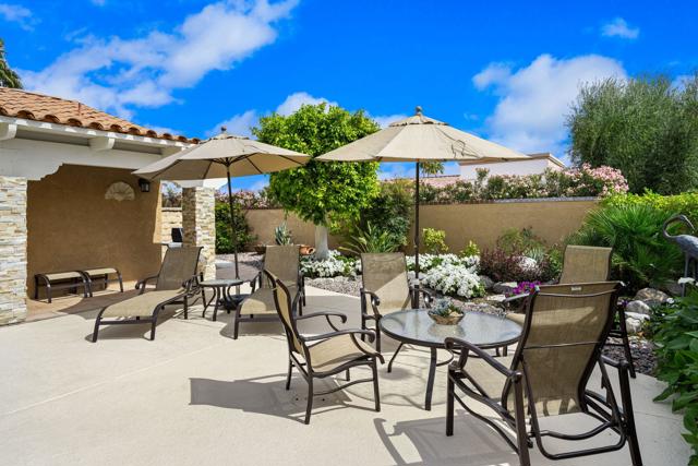 73580 Agave Lane, Palm Desert CA: https://media.crmls.org/mediaz/60372012-4db8-43d4-a87d-0c77e4deb954.jpg