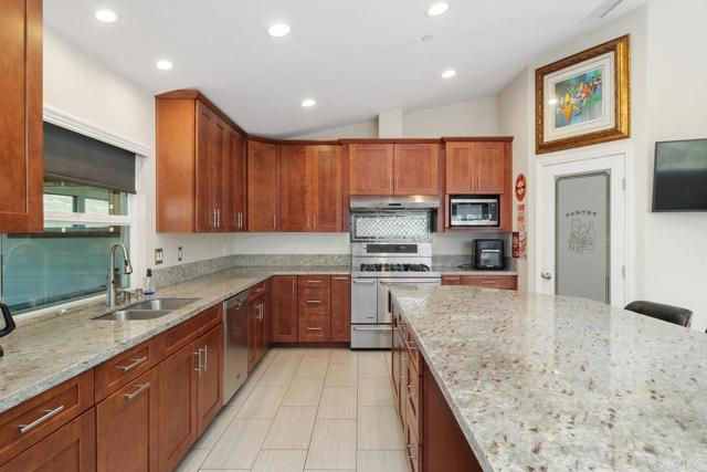 39255 De Luz Rd, Fallbrook CA: https://media.crmls.org/mediaz/6037667d-b905-4f9b-95ac-e2ce0c6087da.jpg