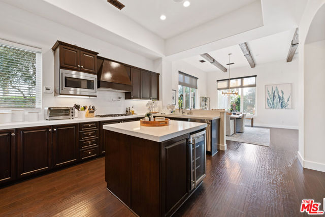 81945 Elynor Court, La Quinta CA: https://media.crmls.org/mediaz/6037e5ea-f292-4c23-be3f-b1dd31736d32.jpg