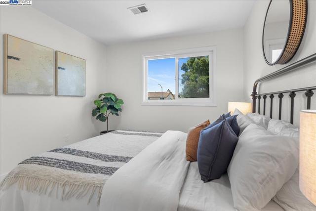 8351 Mulberry Pl, Dublin CA: https://media.crmls.org/mediaz/6037f0cd-ca47-4e5c-b439-a87ed16808d6.jpg