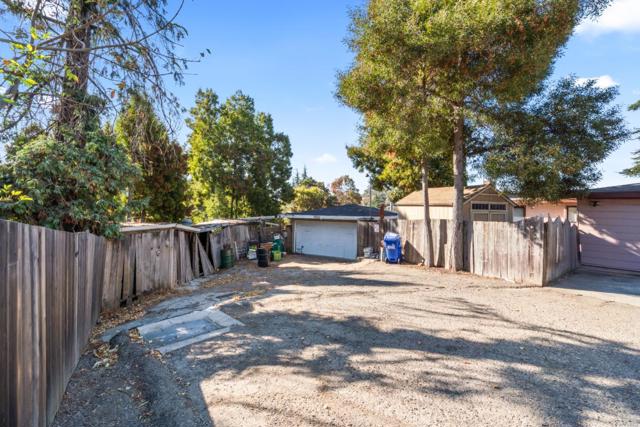 9560 Alcala Avenue, Oakland CA: https://media.crmls.org/mediaz/60387d37-04e6-4474-a697-3e3e032038bd.jpg