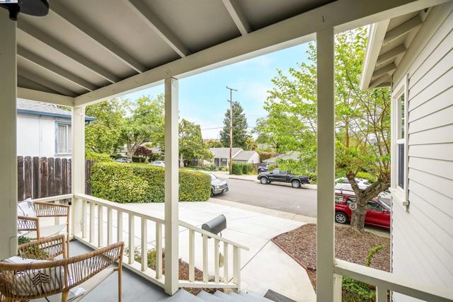 19157 San Miguel Ave, Castro Valley CA: https://media.crmls.org/mediaz/60397a05-4752-4d9d-b077-101329cfc25c.jpg