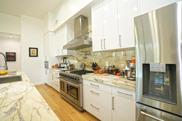 Detail Gallery Image 13 of 41 For 6565 Pickwick St, Los Angeles,  CA 90042 - 3 Beds | 3/1 Baths