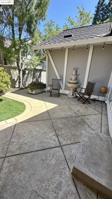 706 Lakeside Ct, Danville CA: https://media.crmls.org/mediaz/603ba482-9af1-4e58-a547-201a1a74a966.jpg