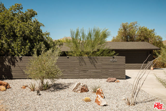 11051 Pinon Avenue, Morongo Valley CA: https://media.crmls.org/mediaz/603c7ee5-65d9-47e1-904b-3890a0ea29d0.jpg