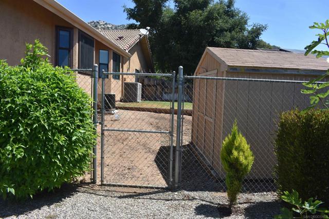 25657 Bellemore Dr, Ramona CA: https://media.crmls.org/mediaz/603cc962-2c60-406b-93b7-cc9d8d4469f4.jpg