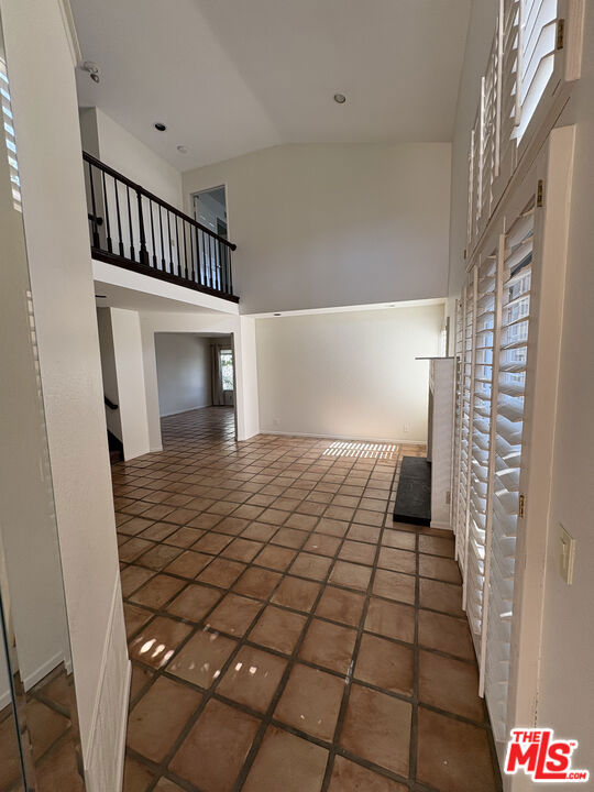 24715 Calle Largo, Calabasas CA: https://media.crmls.org/mediaz/603cd1b7-707e-498f-ac73-7ab4cbee4a9c.jpg