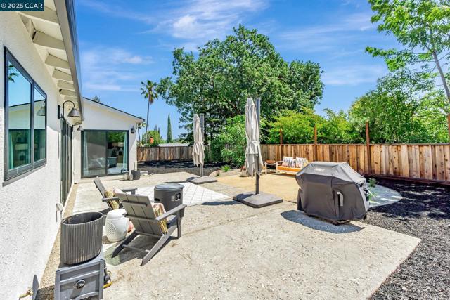 503 Vine Hill Way, Martinez CA: https://media.crmls.org/mediaz/603d53f2-257c-4ae4-bc64-169f42941be7.jpg