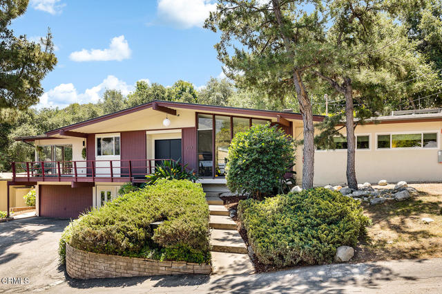 304 Mesa Lila Road, Glendale CA: https://media.crmls.org/mediaz/603d6031-a630-4100-a461-3f343b7ceacc.jpg
