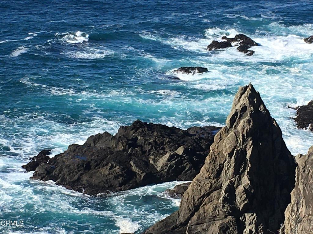 https://media.crmls.org/mediaz/603de98a-6a89-4539-a6c0-a70ecfd571bc.jpg?preset=X-Large